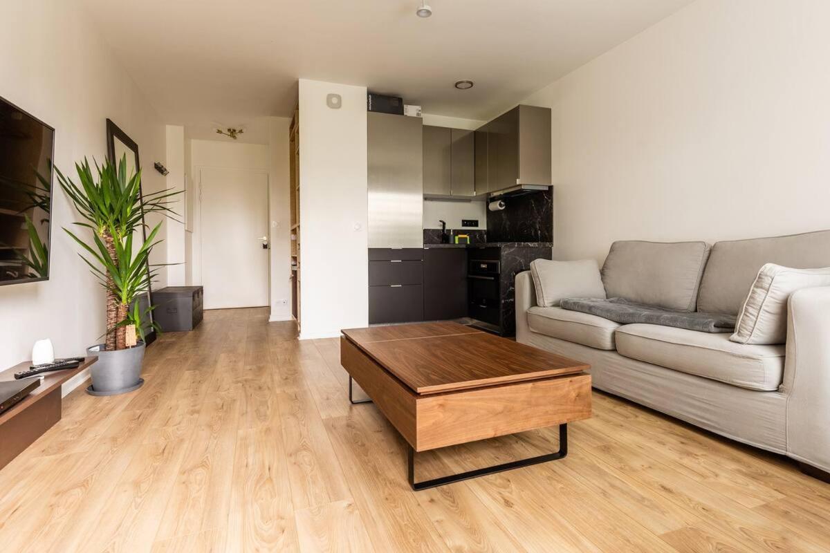 Superbe Studio A 2 Stations De Paris Centre 15Min A Pied Du Stade De France Saint-Denis  Exterior foto